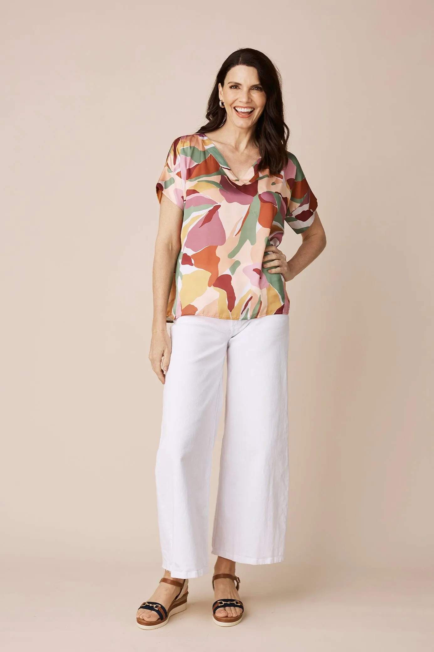 Bianca Short Sleeve Top Delia Print with V Neck