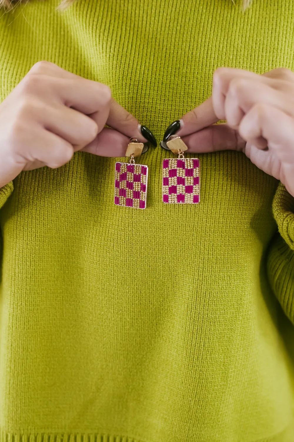 Checkered Seedbead Rectangle Earring, Fuchsia/Gold