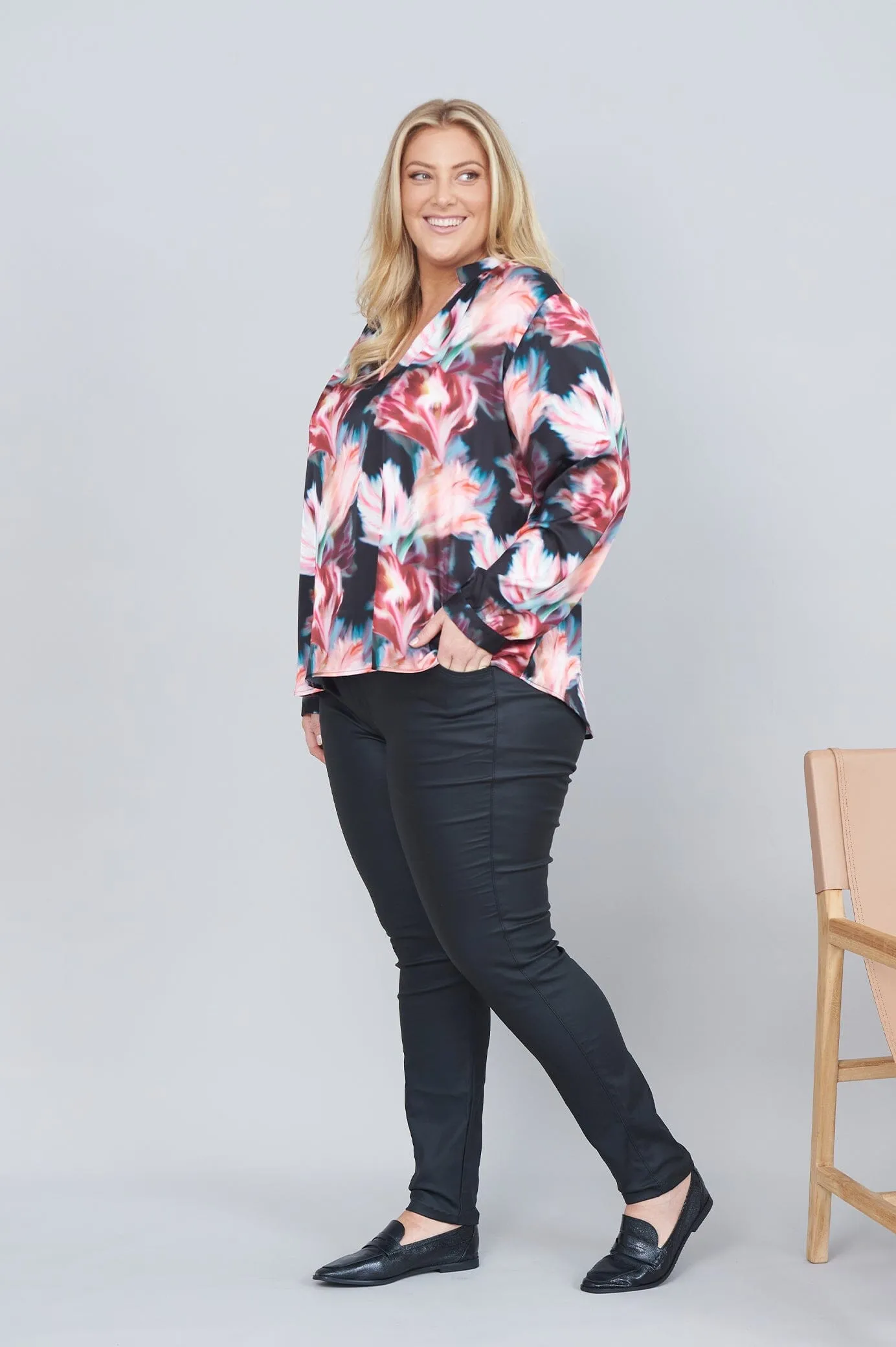 Romy Floral V-Neck Long Sleeve Top