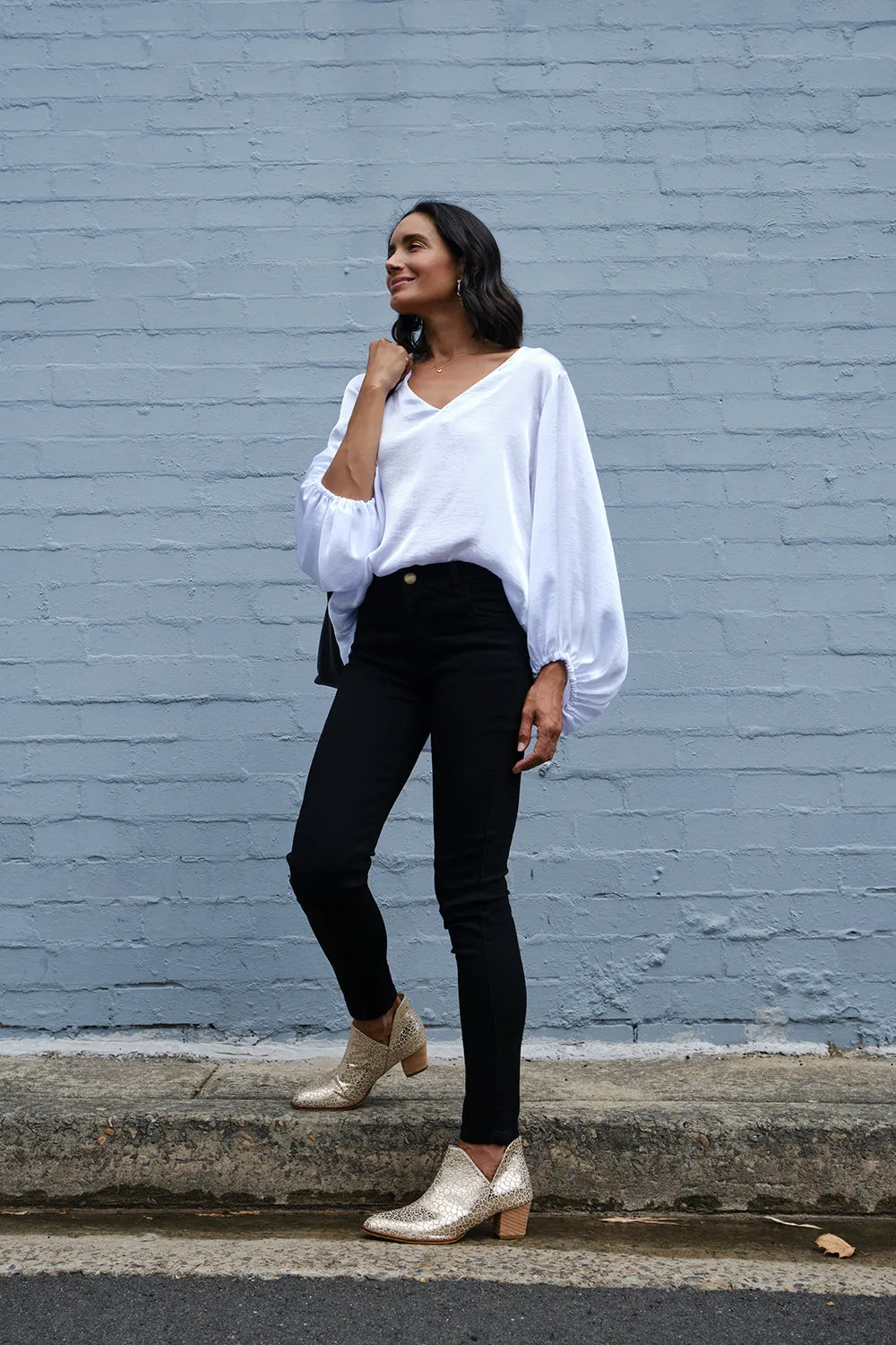 Sovana V-neck Long Sleeve Top White