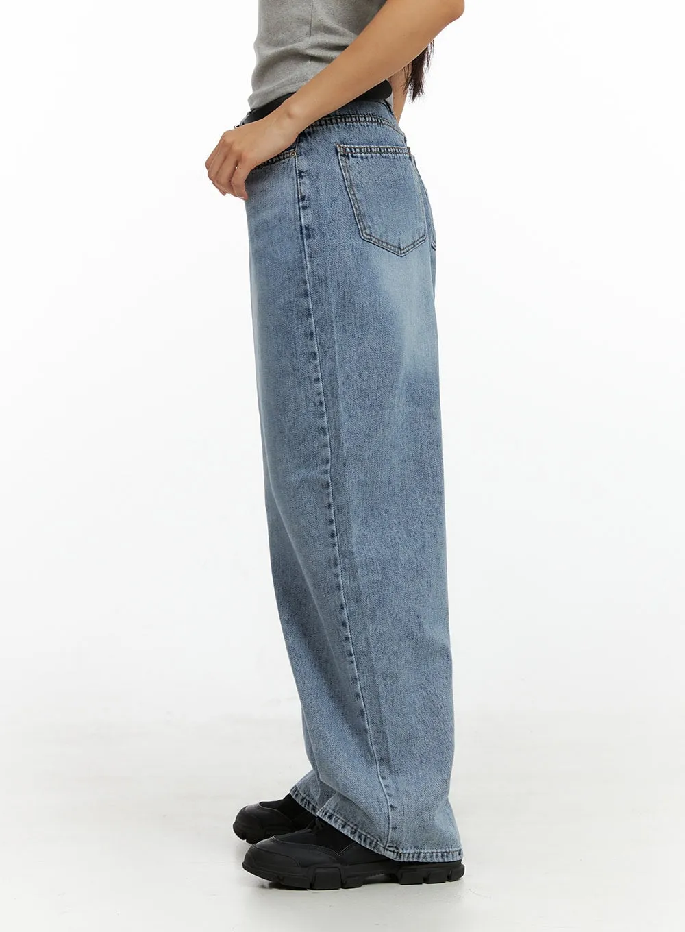 Washed Wide Fit Jeans IL419