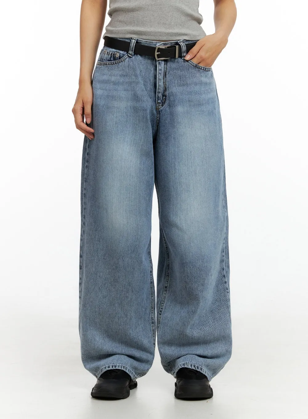 Washed Wide Fit Jeans IL419