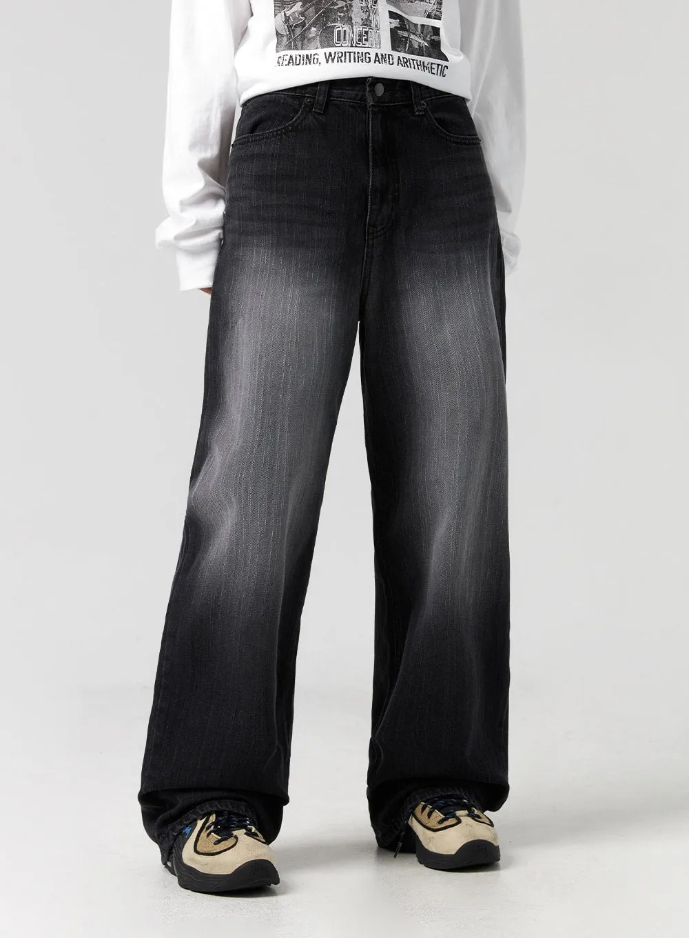 Washed Wide-Leg Jeans CG327